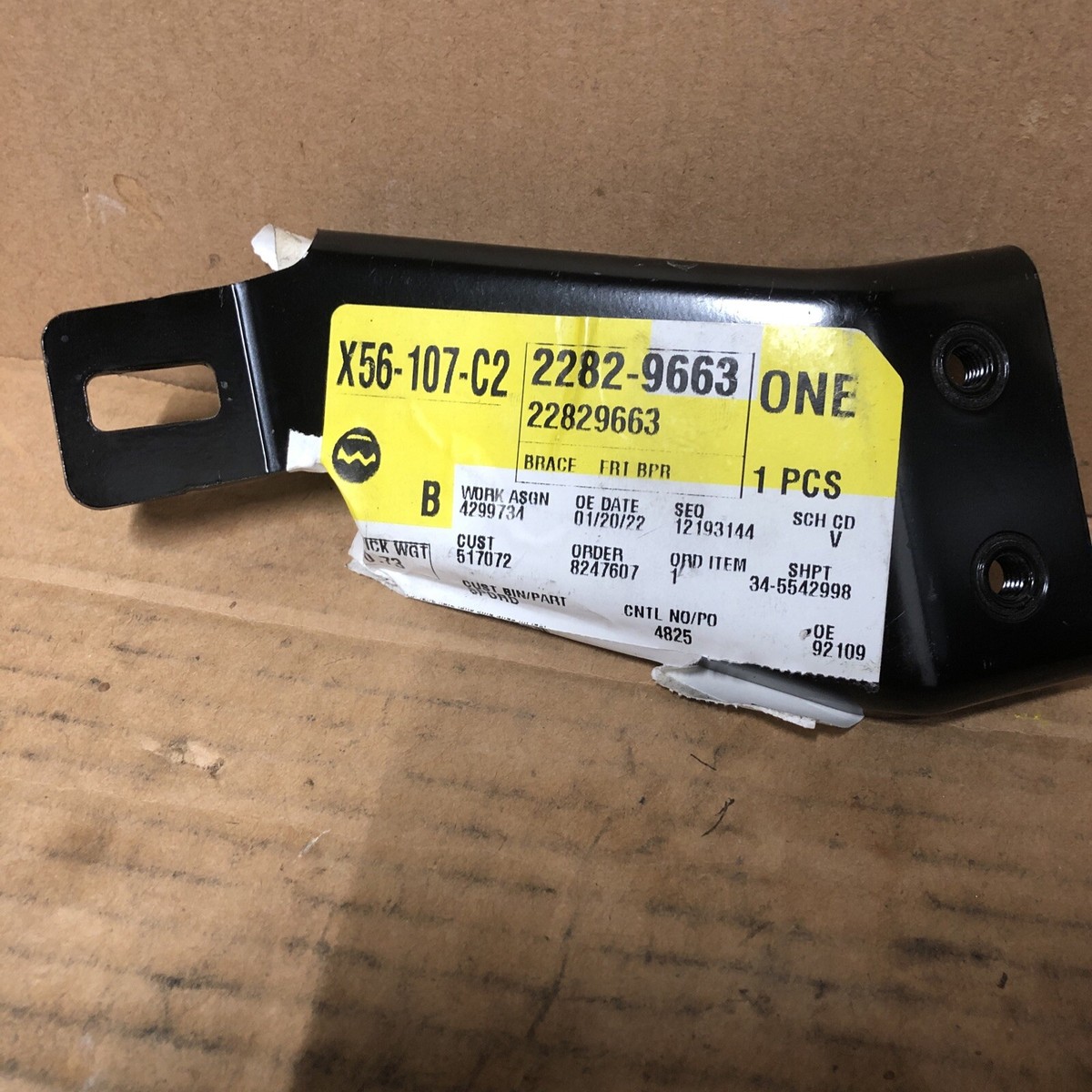 New Old Stock Genuine GM OEM Front Bumper Cover Brace LH Part