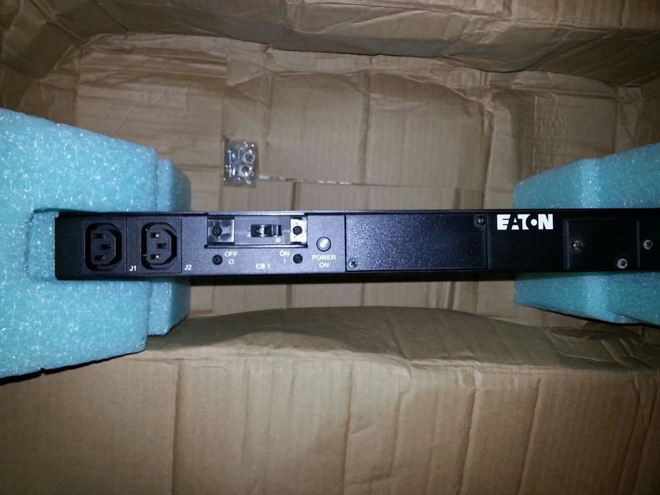 Eaton PDU 12 Outlets 100-240 volts T982 series - Image 2 of 4