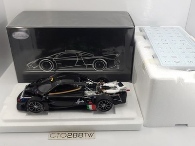 LCD 1:18 scale Pagani Huayra R 2021 Carbon Black *DieCast