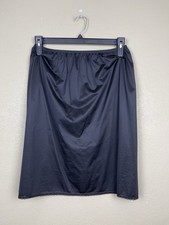 Vanity Fair 1/2 Black Slip With Lace Trim At The Bottom Size XL