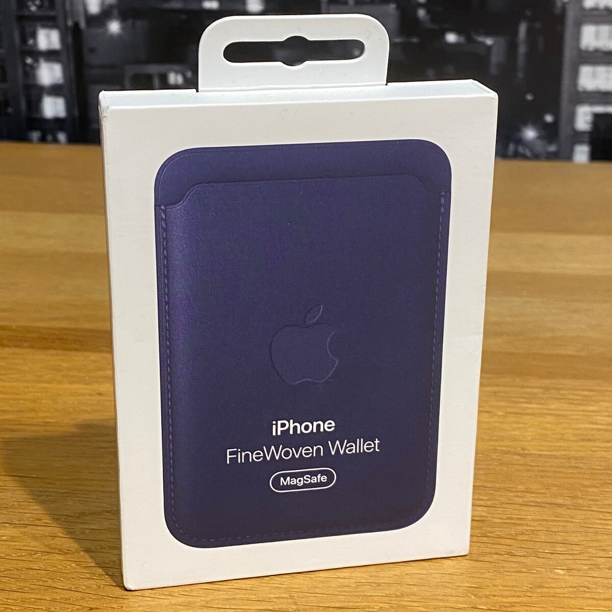 Apple Wallet MagSafe Find My FineWoven Deep Blue iPhone 17 16 15 