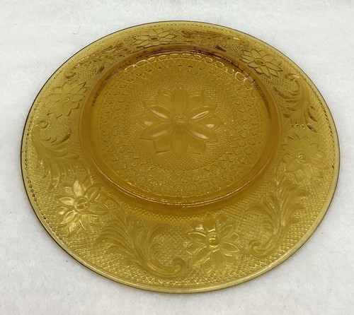 Indiana Glass Co. 8.25” Tiara Amber Daisy Glass Salad/Sandwich Plate - Picture 2 of 4