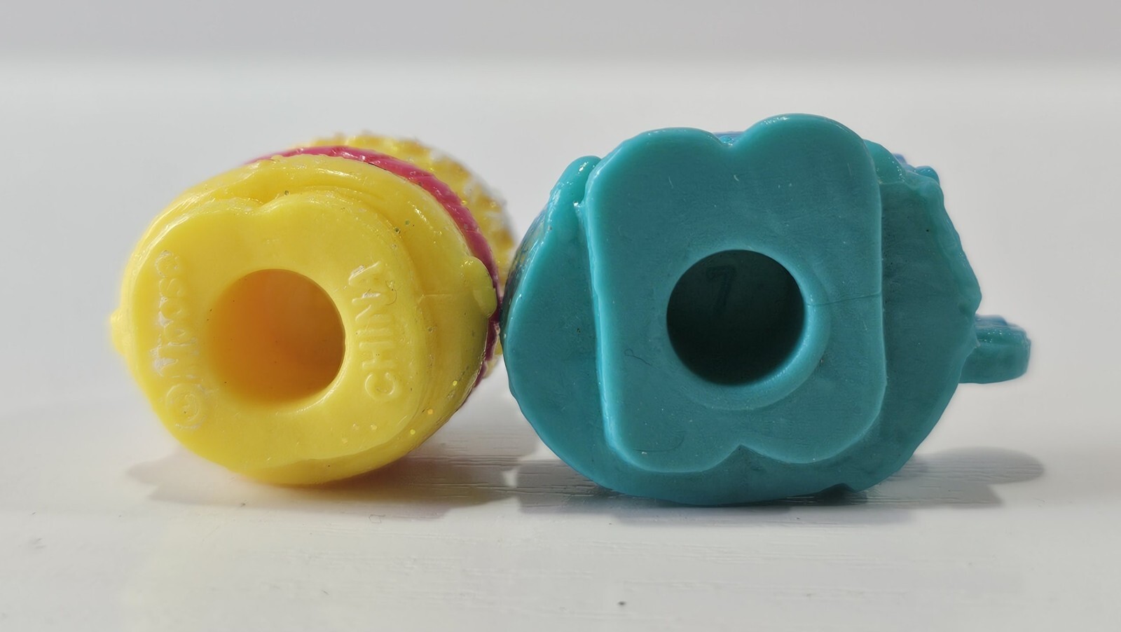 Shopkins Wishes Yellow Birthday Cake & Little Blue Pet Collar Glitzi