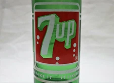 Vintage 7-Up Green Bottle 1 Pint ACL