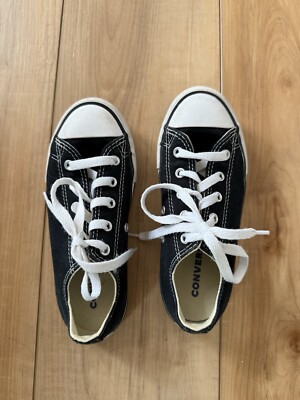 Converse black and white Sneakers with a classic low-top silhouette.