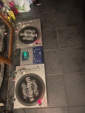 dj decks turntables and mixer