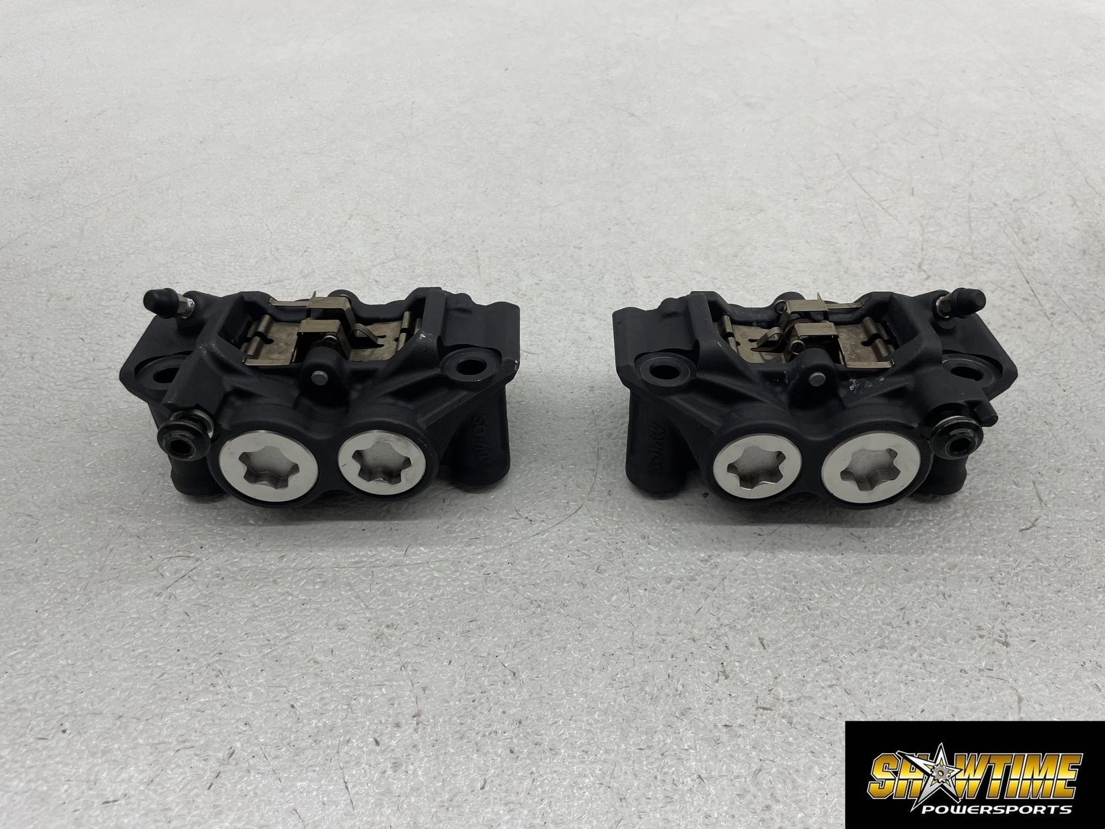 18-21 YAMAHA MT-10 RIGHT LEFT FRONT BRAKE CALIPER SET PAIR CALIPERS