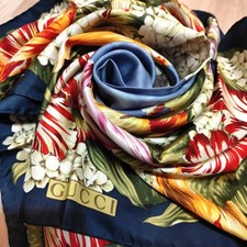 GUCCI Botanical Floral Silk Scarf Navy 100 Silk Large Square Made Italy used