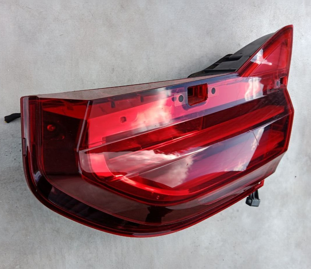 BMW 7 SERIES G11 G12 REAR BOOT LID LIGHT RIGHT SIDE 7342968 