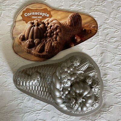 WILLIAMS SONOMA Nordic Ware Autumn Harvest Cornucopia