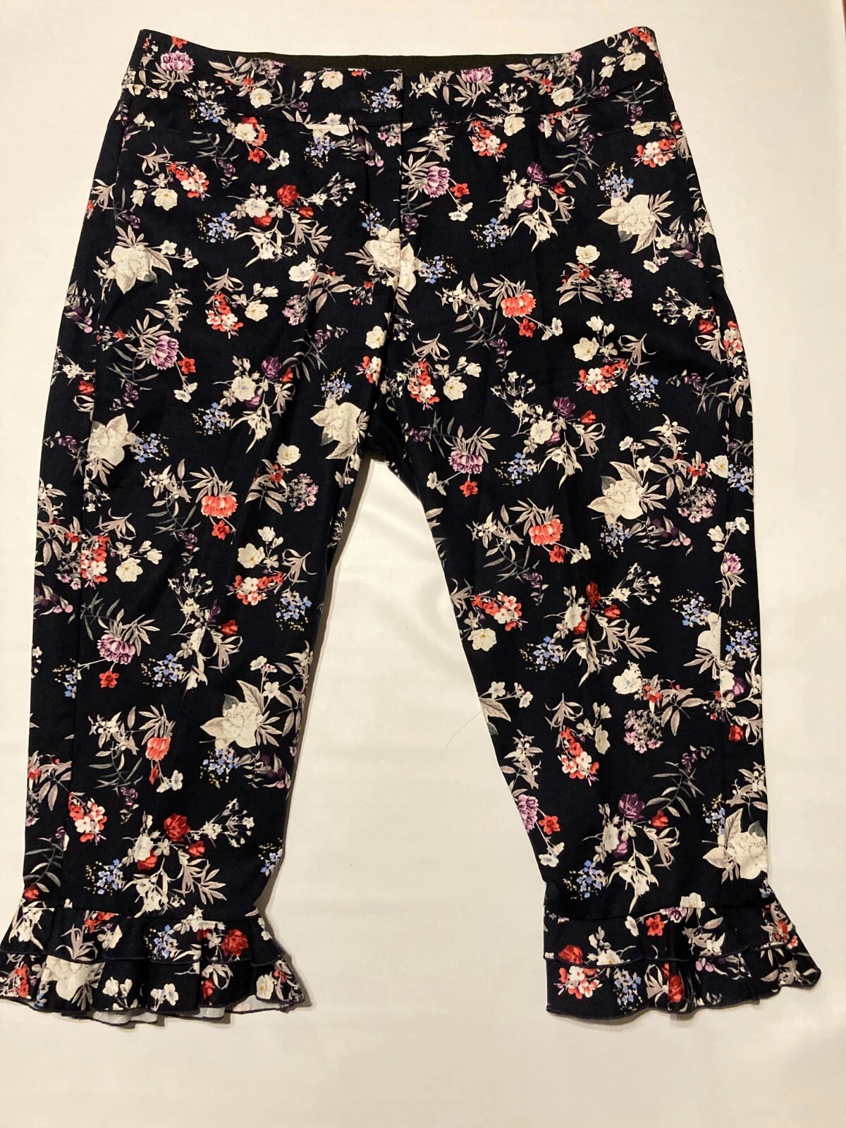 Lane Bryant The Allie Elastic Waist Floral Capri Pants Women's Size 20