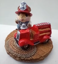 Wee Forest Folk LITTLE FIRE CHIEF M-077 Retired WFF Box MOUSE & RED FIRE TRUCK