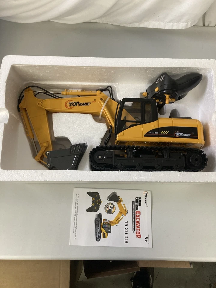 Top Race Remote Control Excavator with Extra Grapple Fork TR211 / TR215 - Image 4 of 4