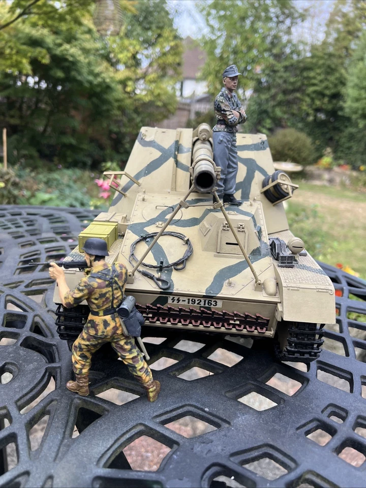 Bandai 1/15 German 150mm Howitzer Hummel Self propelled gun - Image 2 of 4