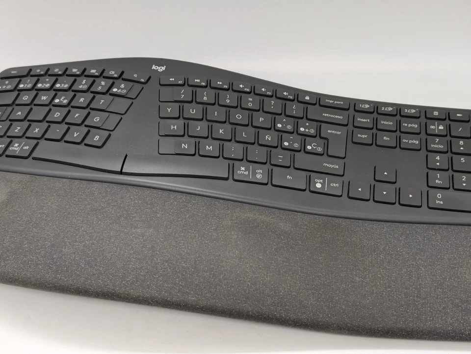 SPANISH Logitech Ergo K860 wireless ergonomic keyboard split layout wrist rest B - Image 2 of 4