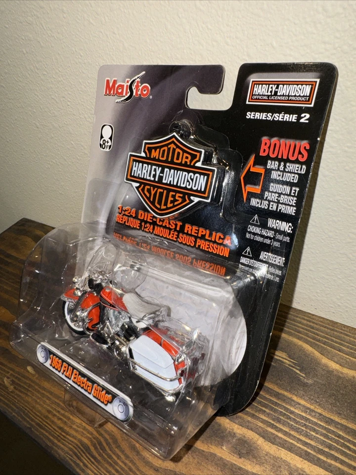NIB Maisto Harley-Davidson 1968 FLH Electra Glide 1:24 Diecast metal new & rare - Image 2 of 3