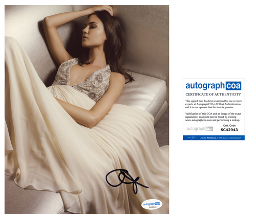 Odette Annable Supergirl Autographed Signed 8x10 Photo ACOA - Picture 2 of 2