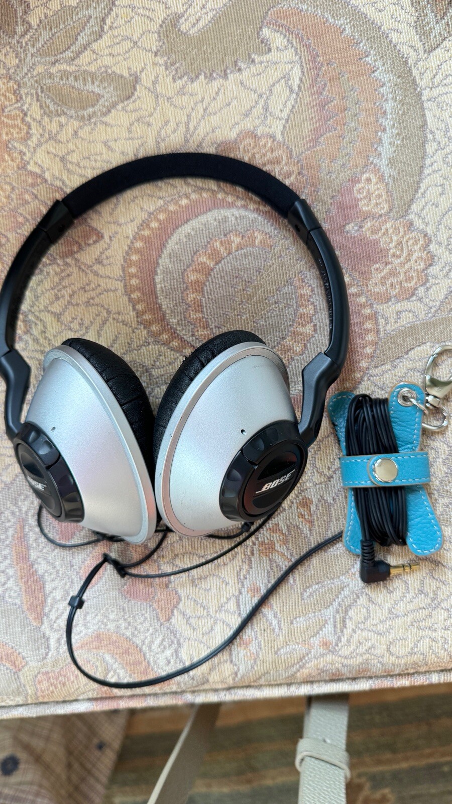 Bose QuietComfort 25 Over the Ear Headphone - Black-image