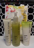 Mary Kay Honeydew Satin Hands Pampering Set - Full Size Brand Mary Kay Honeydew Satin Hands Pampering Set - Full Size Brand