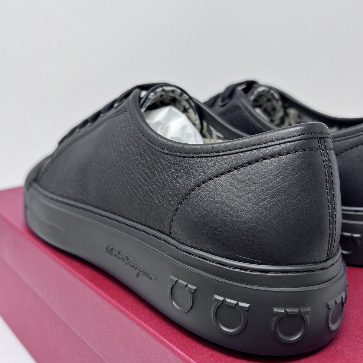 Salvatore Ferragamo Rebel Men display picture 1