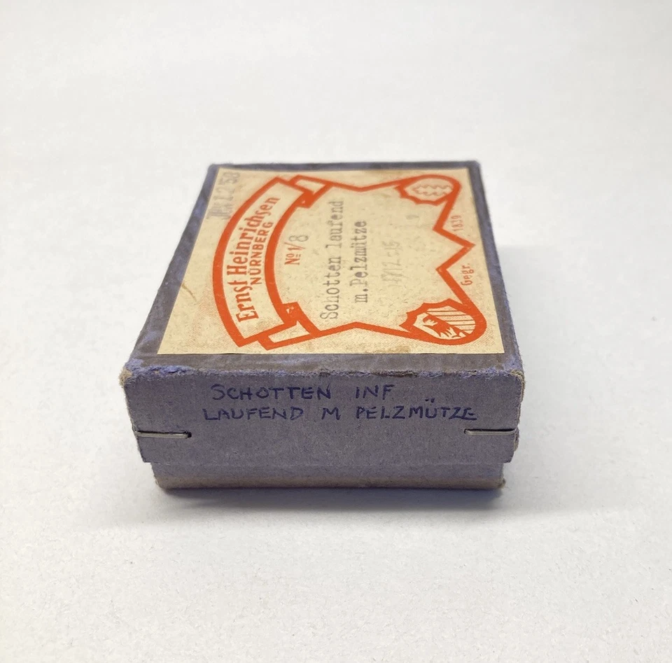 Ernst Heinrichsen Lead Toy Soldiers Scottish Infantry Fur Hats Flats Unpainted - Image 2 of 4