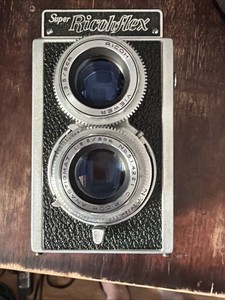Super Ricohflex Medium Format TLR Camera with  8cm f/3.5 Anastigmat-NEAR MINT