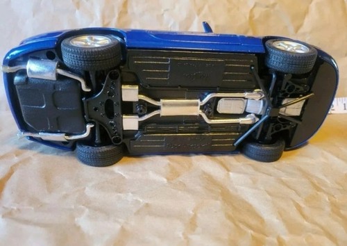 Maisto Blue Die-cast Jaguar XK 8 car with imperfections 1:18 - Bild 3 von 6