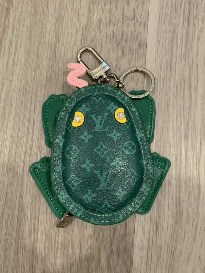 Cartera Louis Vuitton verde y amarillo Foto 3 de 4