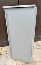 pierwszy: designerska szafka / kuchnia ALNO – aluminiowa „srebro aluminiowe” struktura falista