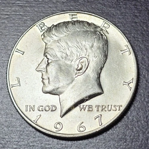 1967 KENNEDY HALF DOLLAR 40% Silver Coin - Uncirculated? Constitutional Round AU