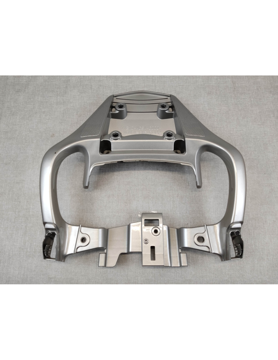 Porte-paquet moto ST1300 Pan European idéal pour stabiliser vos bagages de voyage