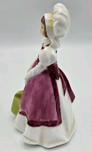 Vintage Royal Worchester Mary, Mary Porcelain Bone China Figurine. 1980 - Picture 2 of 5