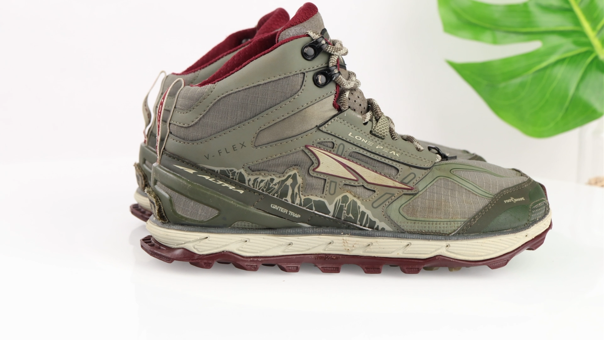 Altra Womens Lone Peak 4 Mid Hiking Shoes Size 9 Olive Mesh Boot
