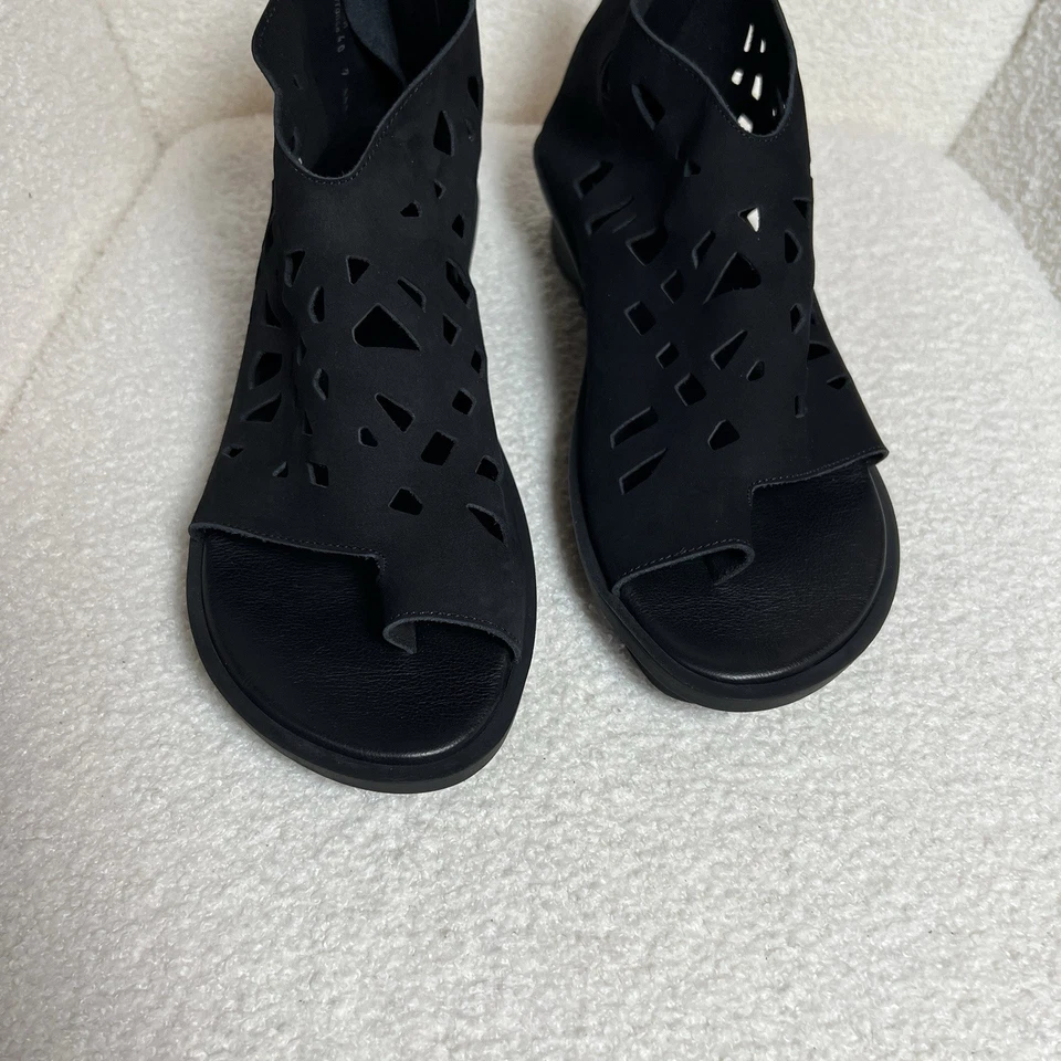 Sandalias Arche Gamuza Cuero Punta Lazo Recorte Negras Para Mujer Talla US 9/EU 40 Foto 4 de 4