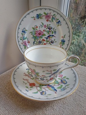 Aynsley Pembroke Trio Teetasse, Untertasse & Beilagenteller Fine English Bone China Vintage 