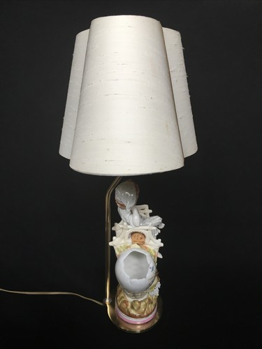 Antik Lampe Mit Thema aus Porzellan Und Messing Golden Lampenschirm Weiß Gold - Bild 3 von 18