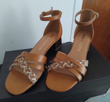 Nus pieds Emilie KARSTON tout