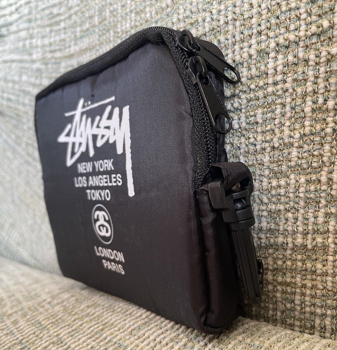 STUSSY Set of mini bag pouch & Logo Earbuds Earphones STUSSY Set of mini bag pouch & Logo Earbuds Earphones