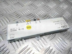 AUDI A4 Avant 8D5, B5 Antennenverstärker  8E9035225P 2.50 Diesel 2003 31302399