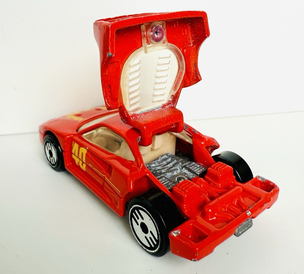 Vintage 1988 Hot Wheels Ferrari F40 Opening Hatch Red 1/64 Scale