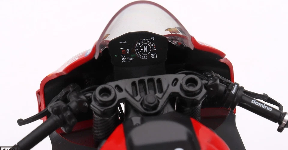 Ducati Desmosedici GP22 #43 2022 Presentación en escala 1:12 Foto 4 de 4
