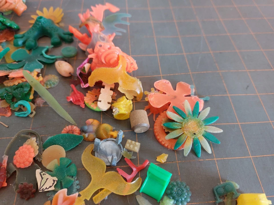 Mattel Thingmaker Creeple People Pencil Toppers LOT Assorted Flowers Bugs Parts - Image 4 of 4