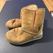 Women s Uggs Classic Short 5825 Boots Size 8 Used Beige Tan