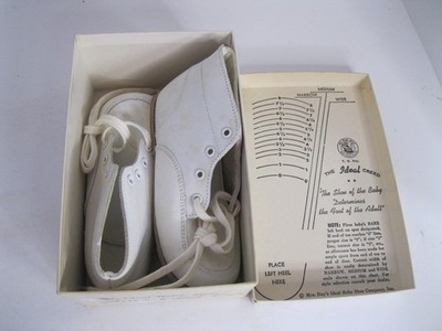 1950s Baby Shoes Mrs. Day's Ideal Size 5 White  Original Box Vintage Never Worn