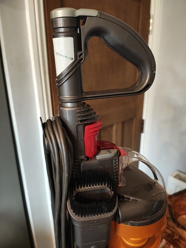 Dyson DC24 - Picture 6 of 18