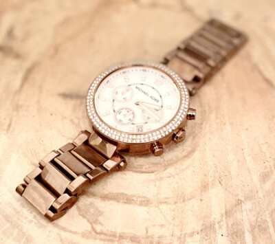 Chic Michael Kors Parker Rose Gold Tone Watch Sparkling Pave