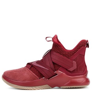 kyrie flytrap basketball shoe