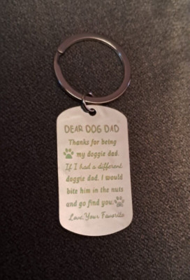Doggie Dad Silber Schlüsselanhänger/Taschenanhänger, Geschenk vom HUND, Biss in die Nüsse