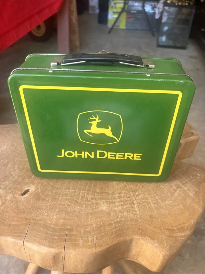 Fiambrera metálica estilo antiguo para niños John Deere #22002 "Turtle Trouble" 7,5" x 6" x 3" Foto 2 de 3
