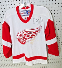 CCM Detroit Red Wings Youth size Large Jersey Autographed Signed Darren McCarty